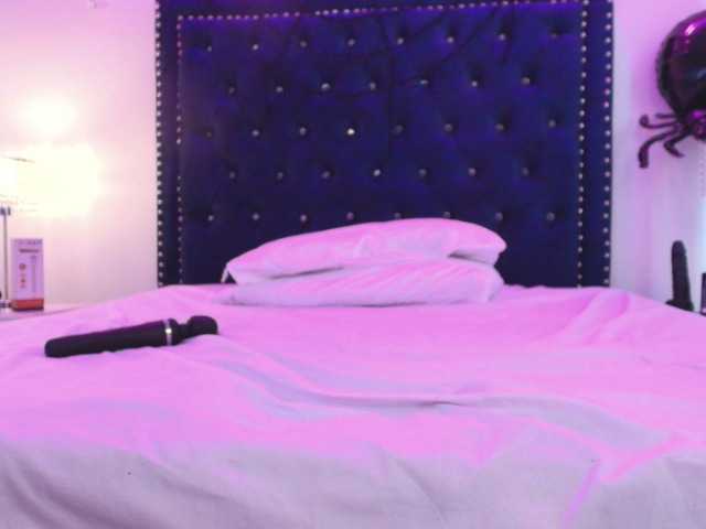Zury-valucci live cam on BongaCams