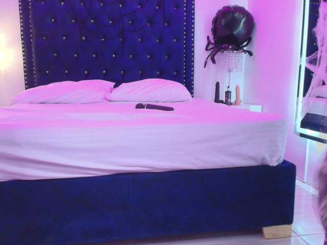 Zury-valucci live cam on BongaCams