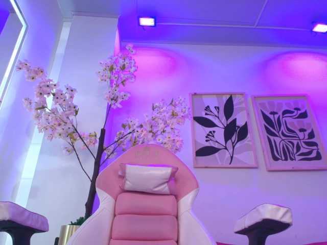 Zury-valucci live cam on BongaCams