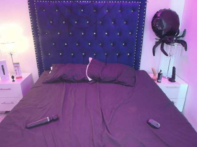 Zury-valucci live cam on BongaCams