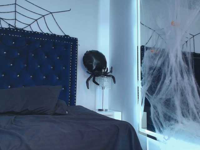 Zury-valucci live cam on BongaCams