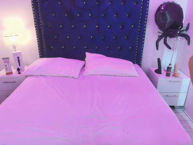 Zury-valucci live cam on BongaCams
