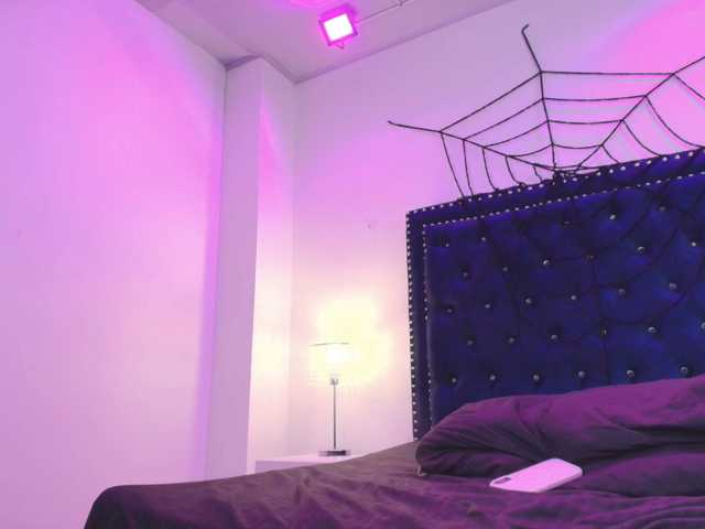 Zury-valucci live cam on BongaCams