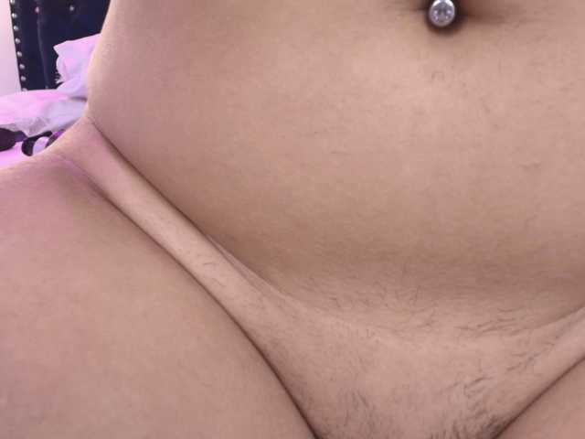 Zury-valucci live cam on BongaCams