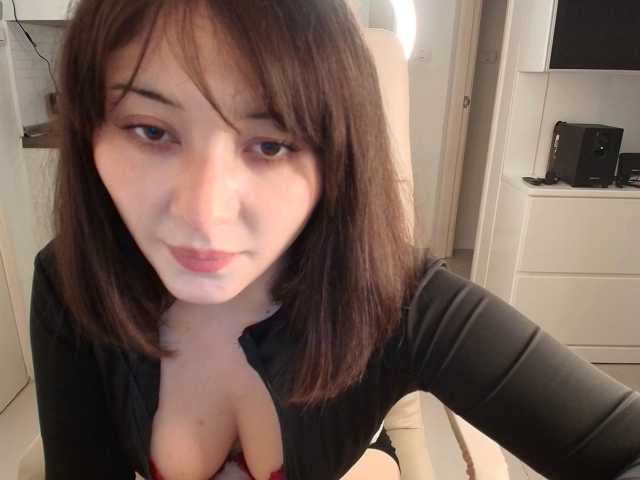 Luvique live cam on BongaCams