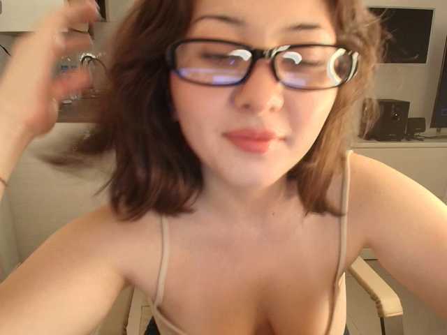 Luvique live cam preview