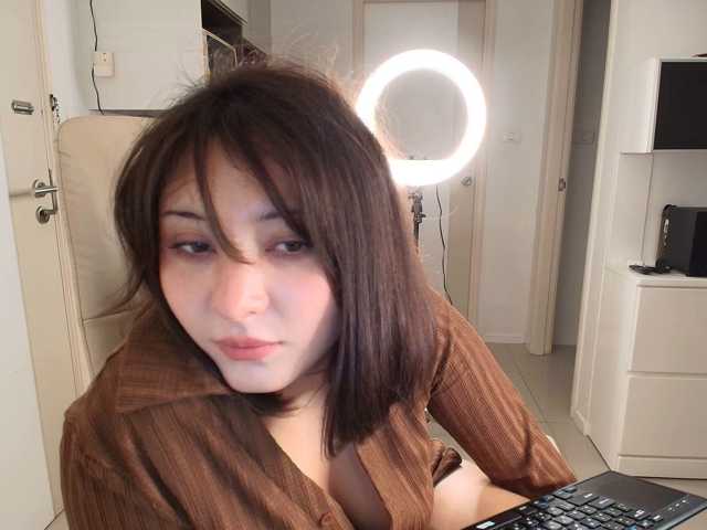 Luvique live cam on BongaCams