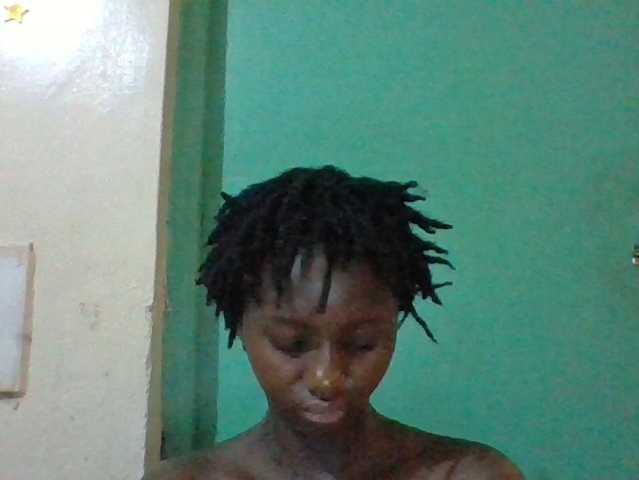 Honeypie11 live cam on BongaCams