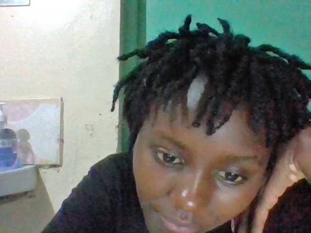 Honeypie11 live cam on BongaCams