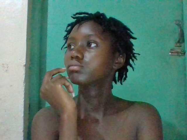 Honeypie11 live cam on BongaCams