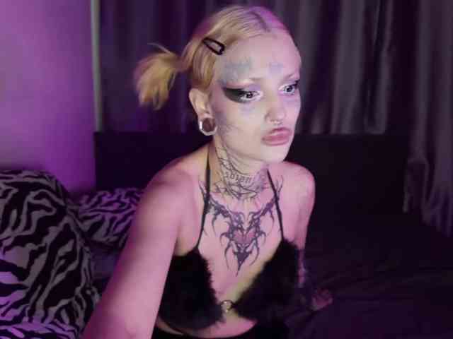 DollAndDemon webcam