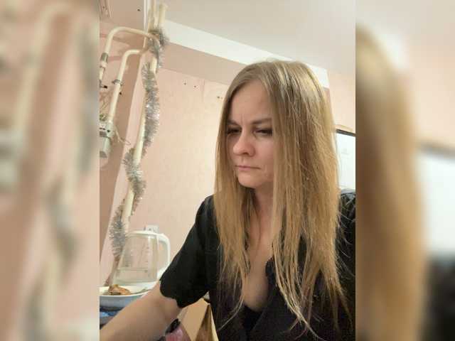 Likusyazaika241003 live cam on BongaCams