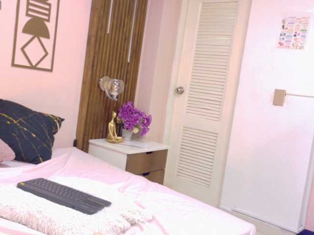 Victoia-Navarroo live cam on BongaCams