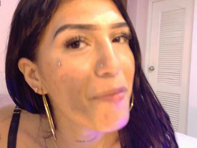 Victoia-Navarroo live cam on BongaCams