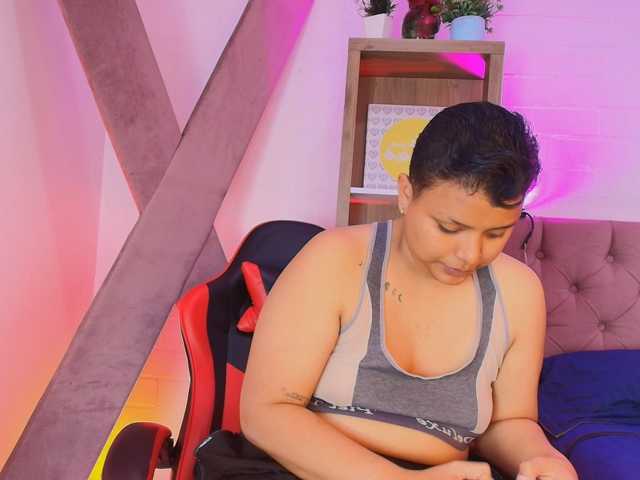 Loularson live cam on BongaCams