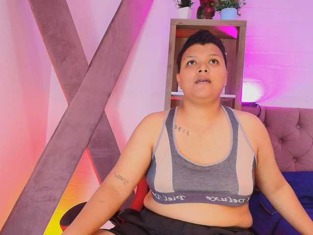 Loularson live cam on BongaCams
