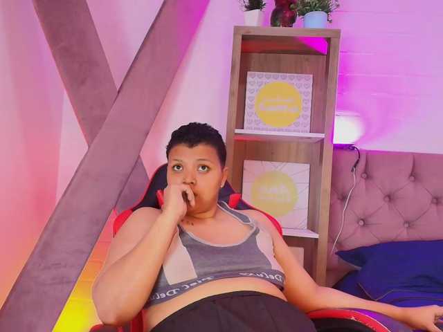 Loularson live cam on BongaCams