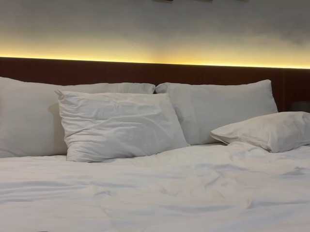 sofia-rhodes live cam on BongaCams