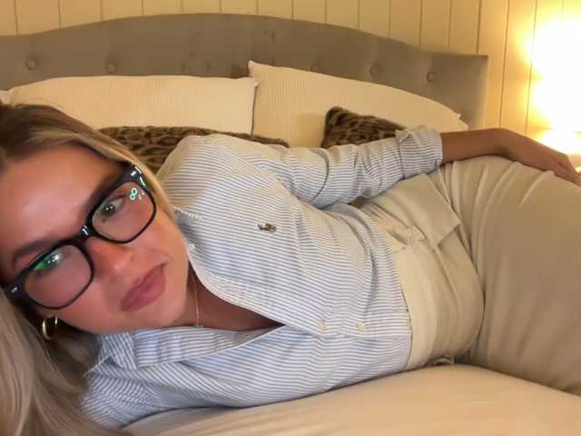 sofia-rhodes live cam on BongaCams