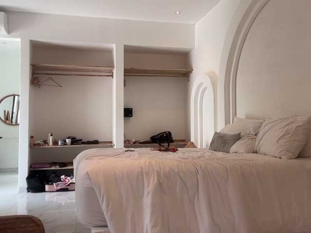 sofia-rhodes live cam on BongaCams