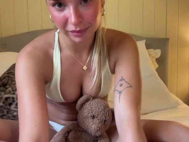 sofia-rhodes live female cam on bongacams