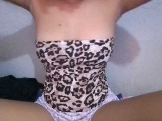 Urbabyregine live cam on BongaCams