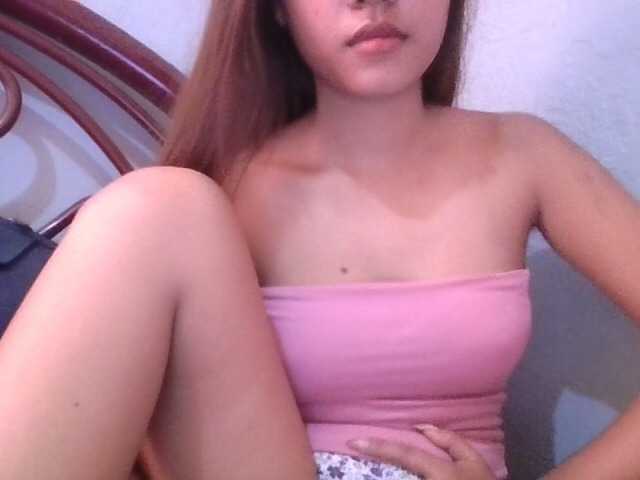 Urbabyregine live cam on BongaCams