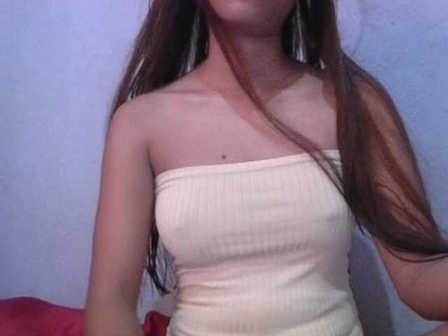 Urbabyregine live cam on BongaCams
