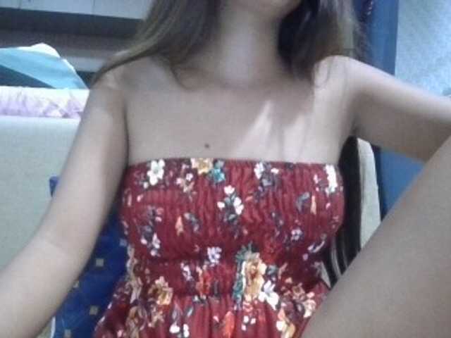 Urbabyregine live cam preview