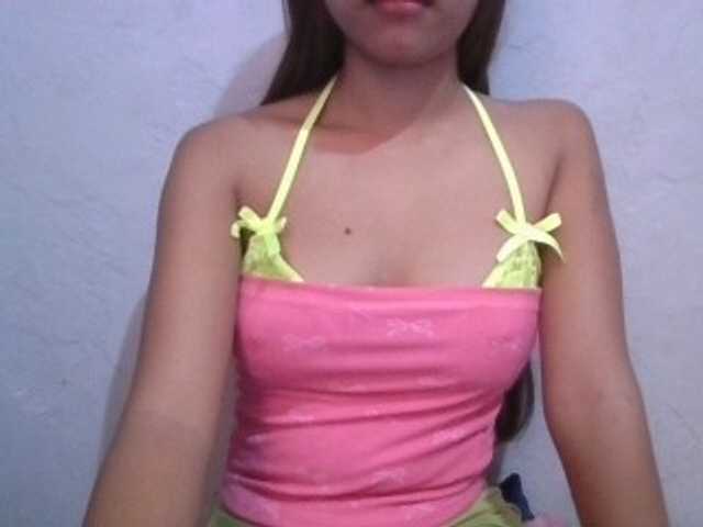 Urbabyregine live cam on BongaCams