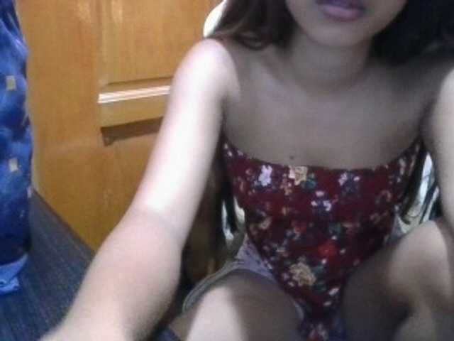 Urbabyregine live cam on BongaCams