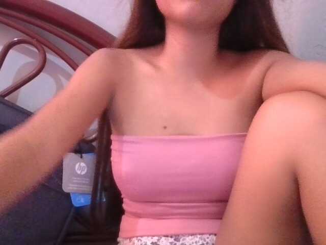 Urbabyregine live cam on BongaCams