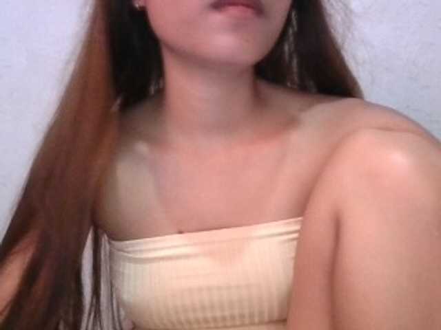 Urbabyregine live cam on BongaCams
