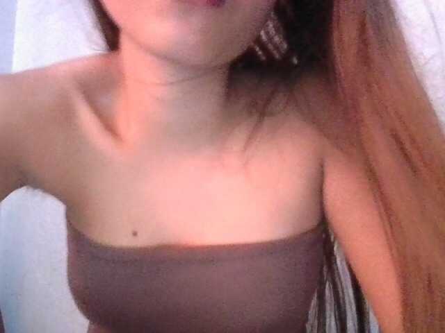 Urbabyregine live cam preview