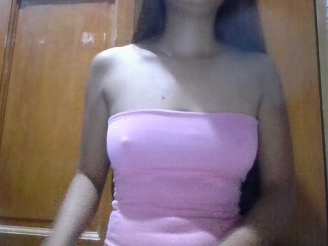 Urbabyregine live cam on BongaCams