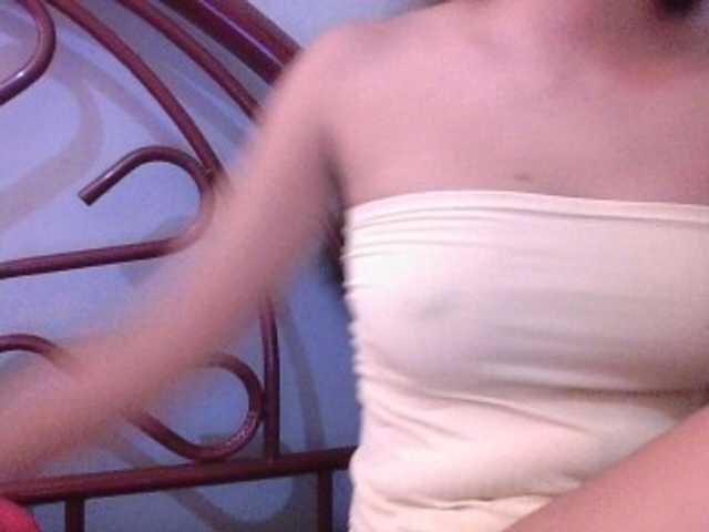 Urbabyregine live cam on BongaCams