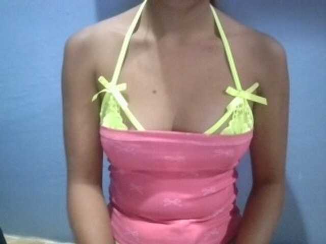Urbabyregine live cam on BongaCams