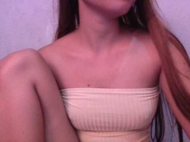 Urbabyregine live cam preview