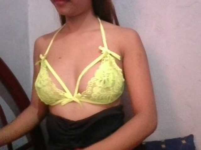 Urbabyregine live cam on BongaCams
