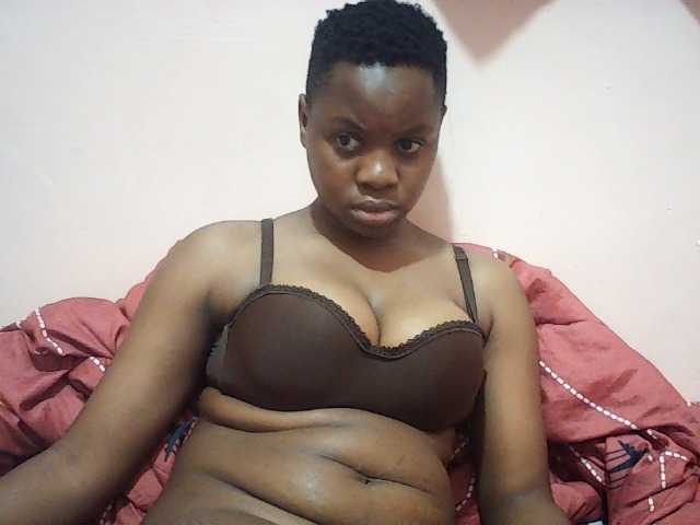 Hornysylvia, live now on BongaCams