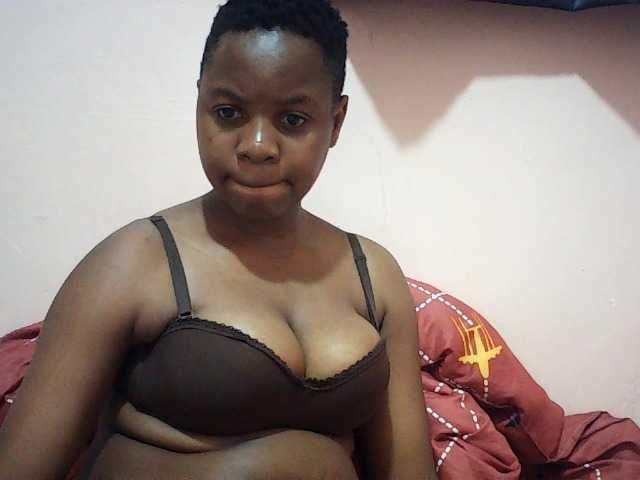 Hornysylvia live cam on BongaCams