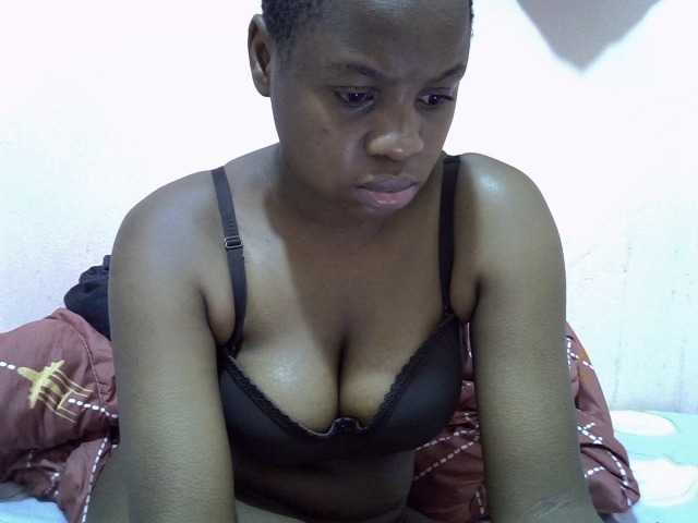 Hornysylvia live cam on BongaCams