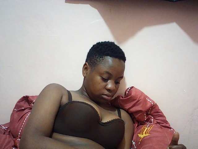 Hornysylvia, live now on BongaCams