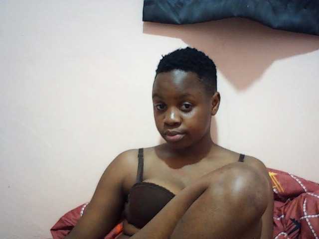 Hornysylvia live cam on BongaCams