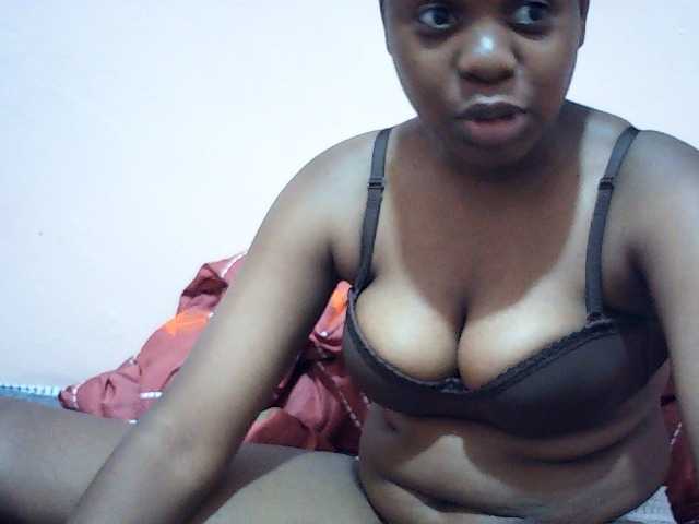 Hornysylvia live cam on BongaCams
