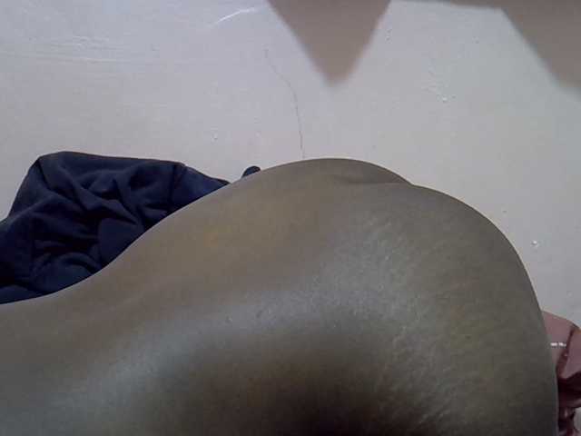 Hornysylvia live cam on BongaCams