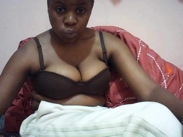 Hornysylvia live cam on BongaCams