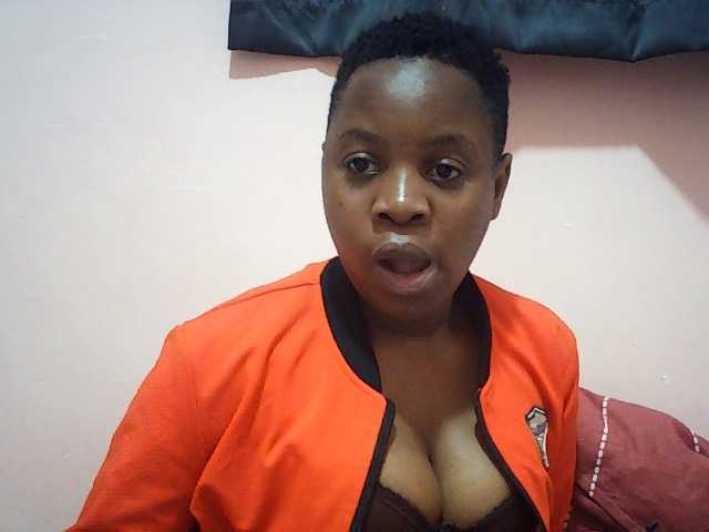 Hornysylvia live cam on BongaCams