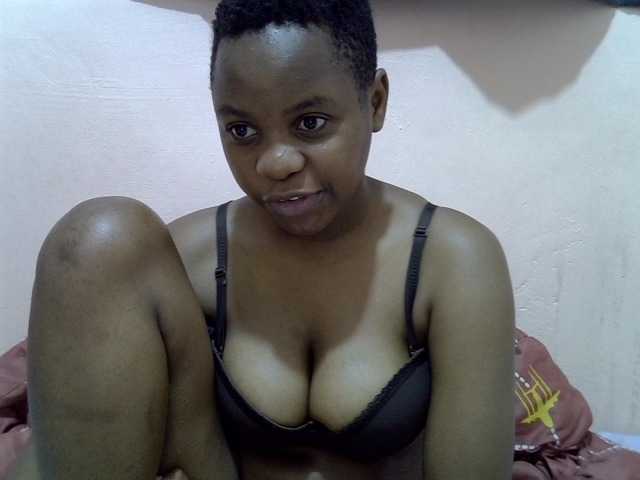 Hornysylvia live cam on BongaCams