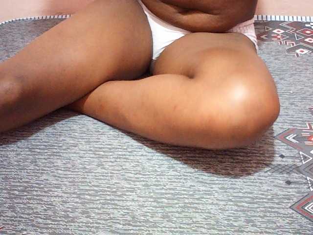 Hornysylvia live cam on BongaCams